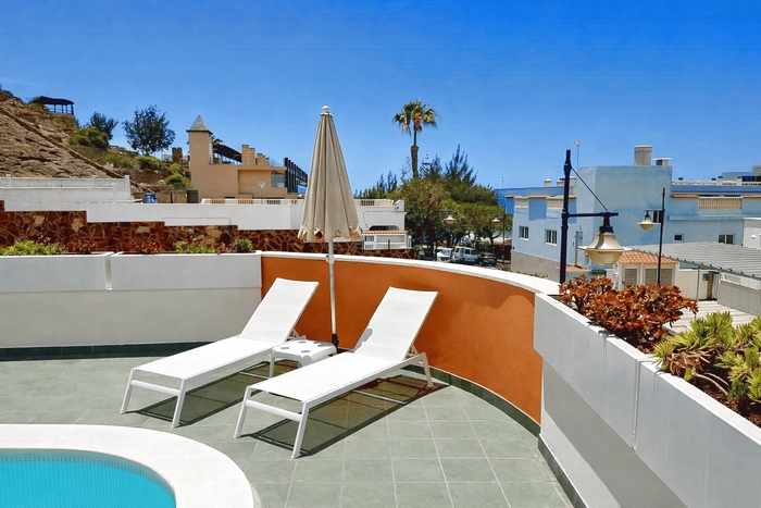 Poolside Sun Loungers
